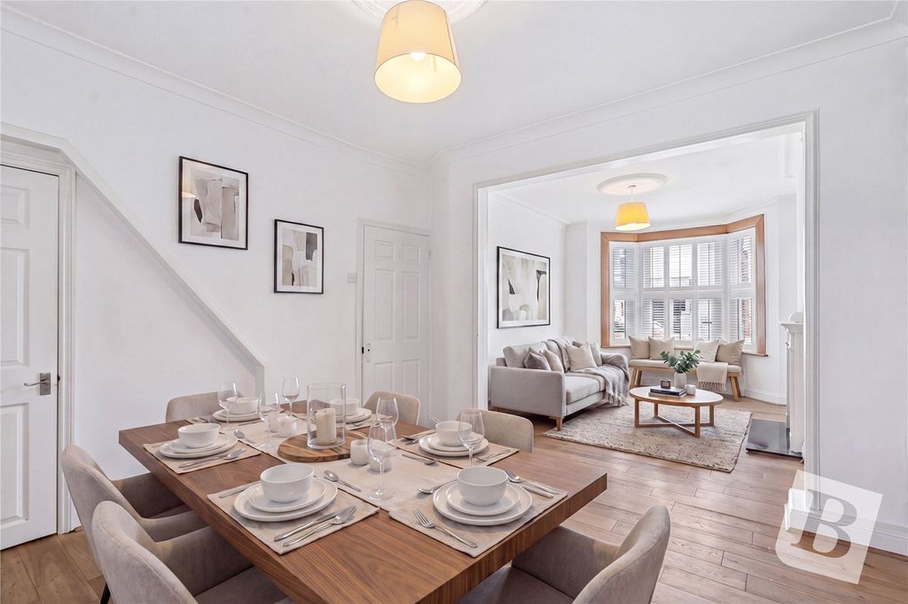 Property photo 2 of 16 Dining Room