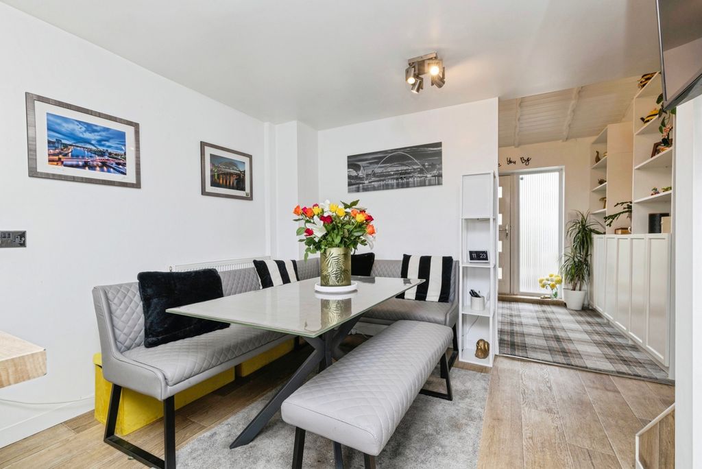 Property photo 3 of 20 Pbox-Img.Jpg