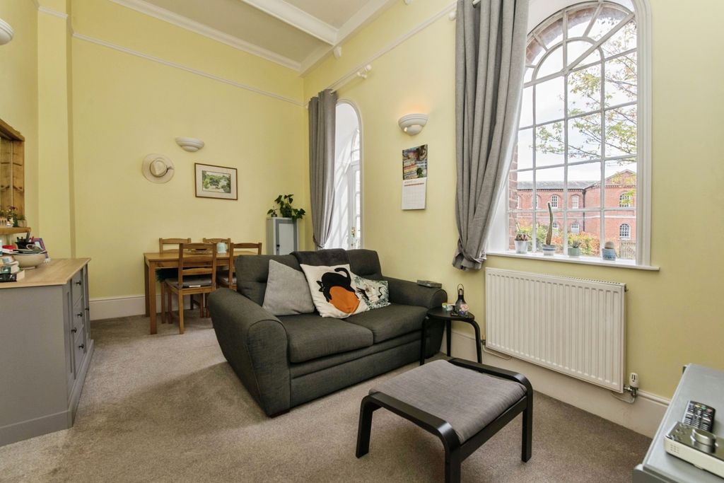 Property photo 3 of 11 Pbox-Img.Jpg