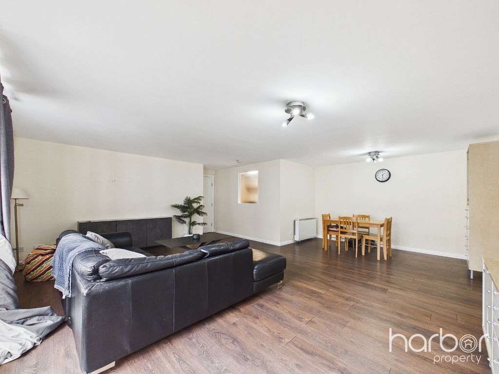 Property photo 3 of 16 5531735