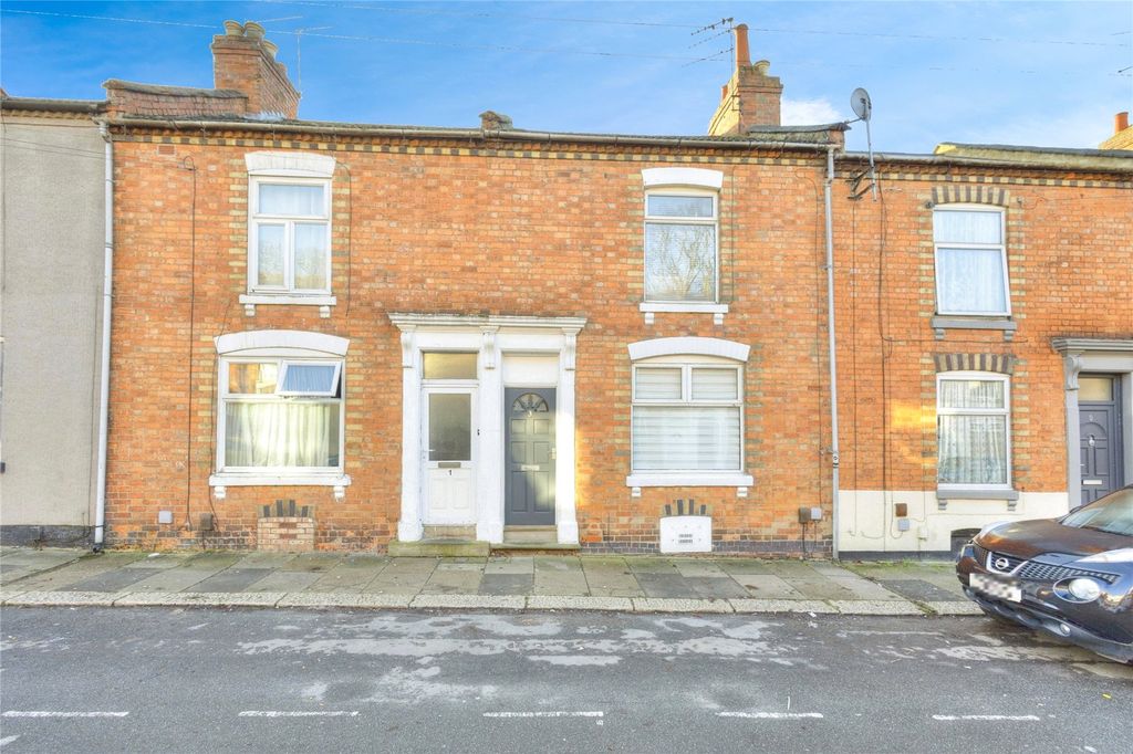 Property photo 1 of 16 Front