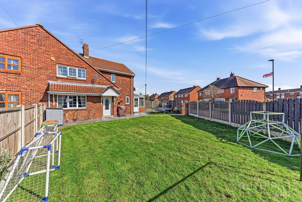 Property photo 2 of 26