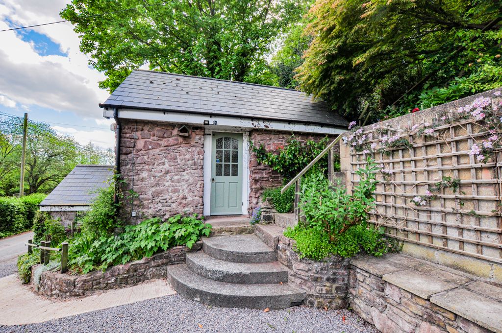 Property photo 3 of 29