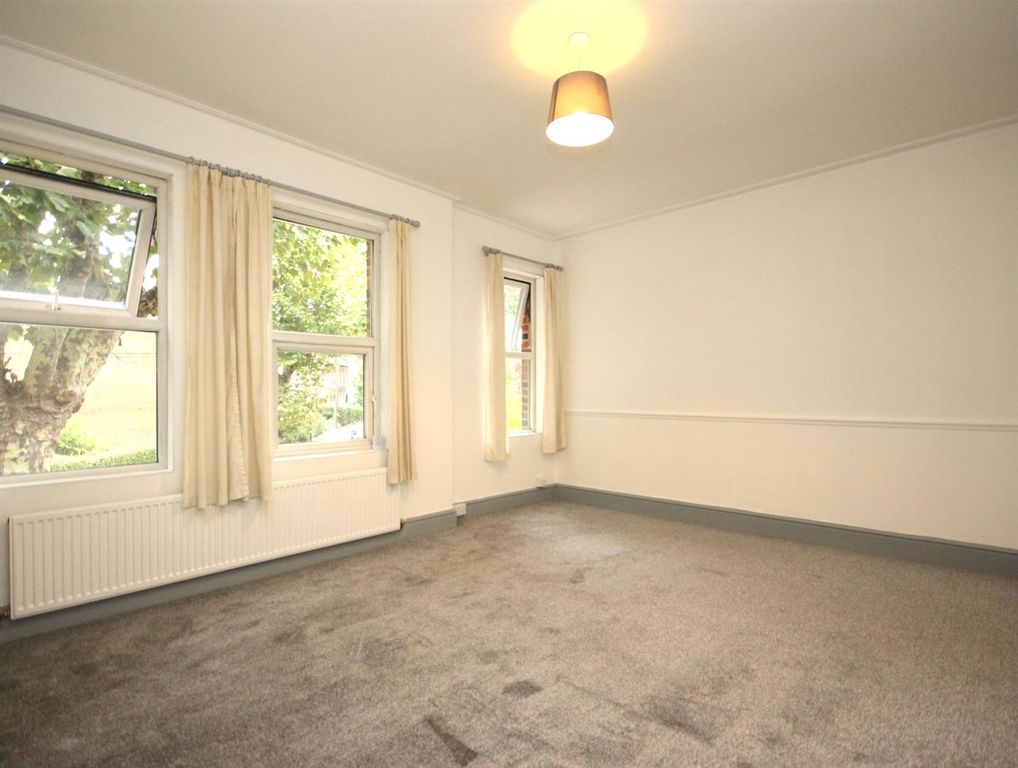 Property photo 3 of 10 Living Room (2).Jpg