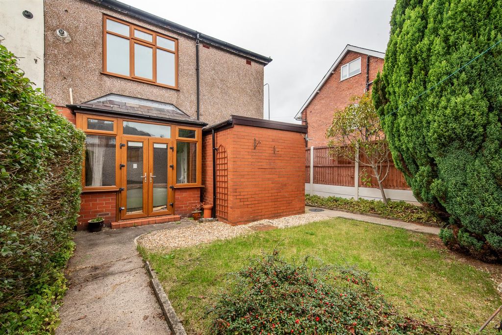 Property photo 2 of 18 Garden