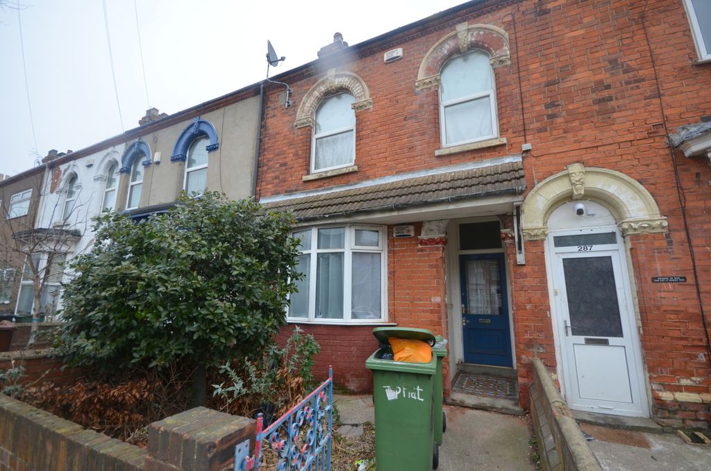 Property photo 1 of 8