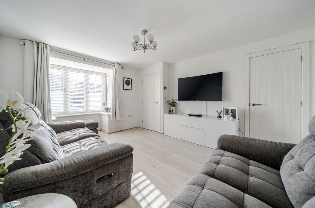 Property photo 3 of 13 1439485-5-69d7708...