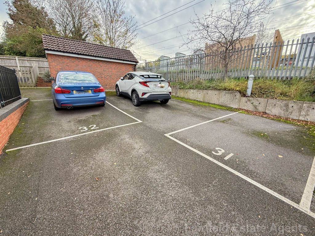 Property photo 3 of 13