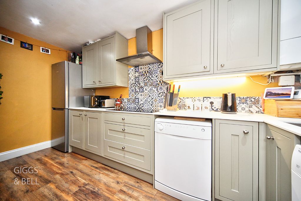 Property photo 2 of 15 4343391