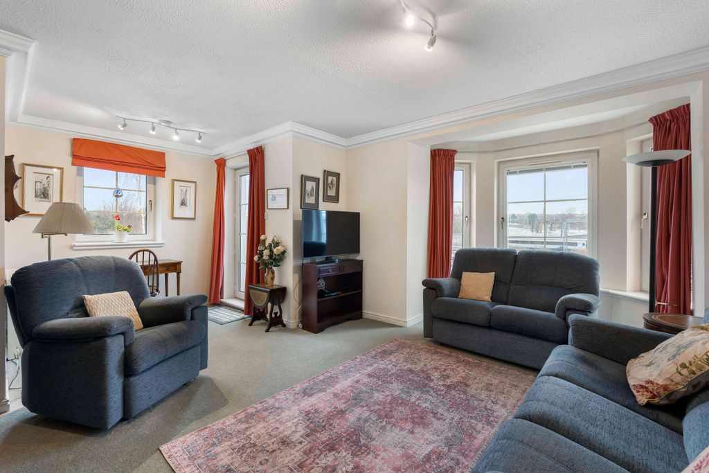 Property photo 3 of 21