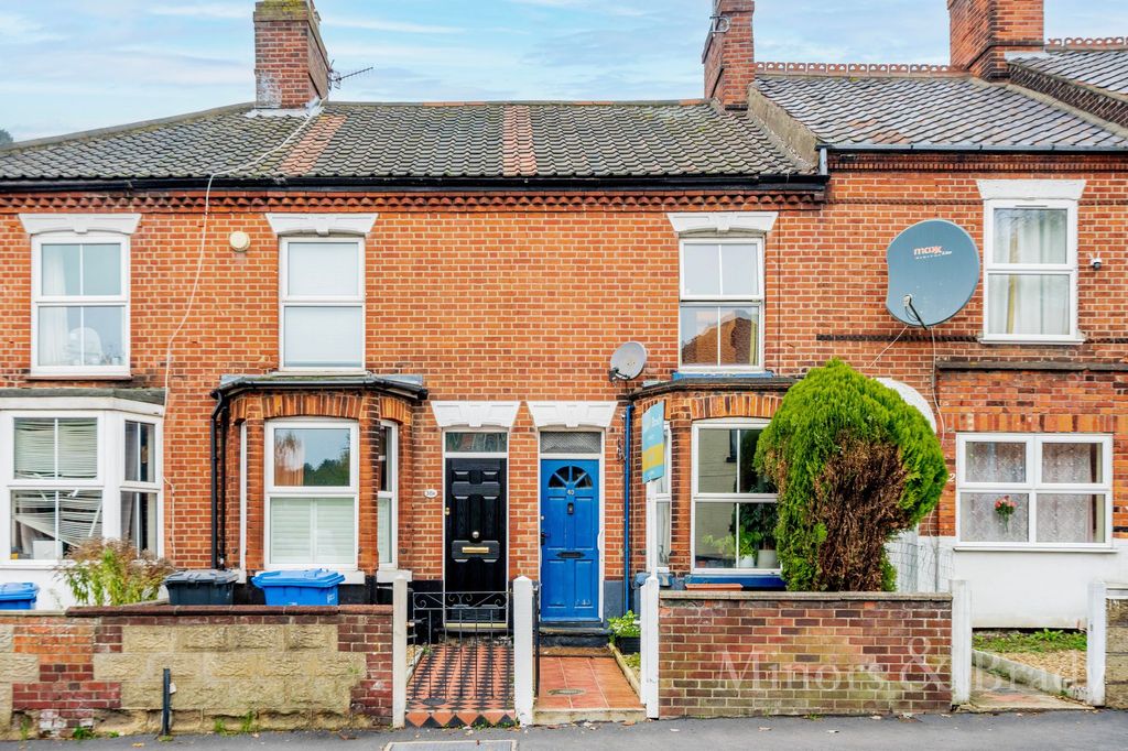 Property photo 1 of 18