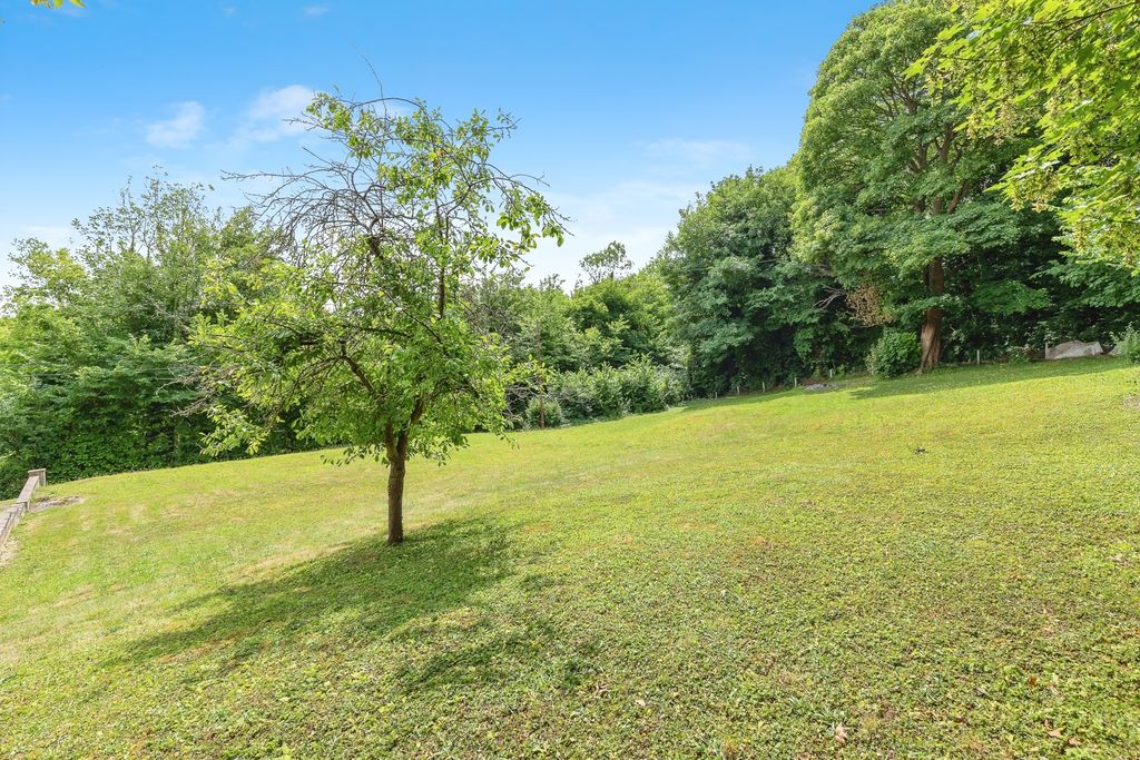 Property photo 3 of 17 Photo
