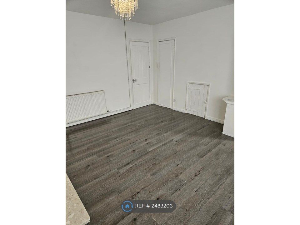 Property photo 2 of 25