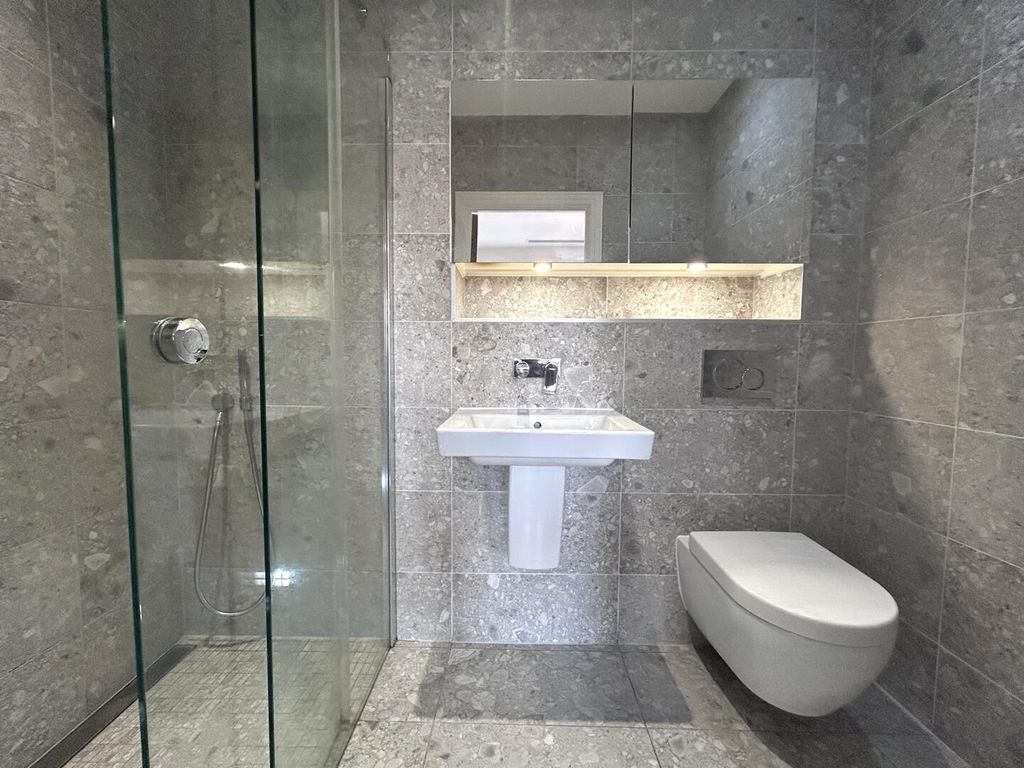 Property photo 3 of 15 Ensuite