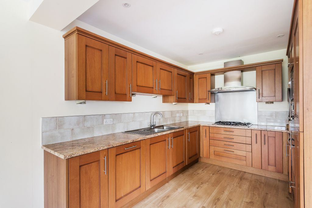 Property photo 2 of 10 Kitchen.Jpg