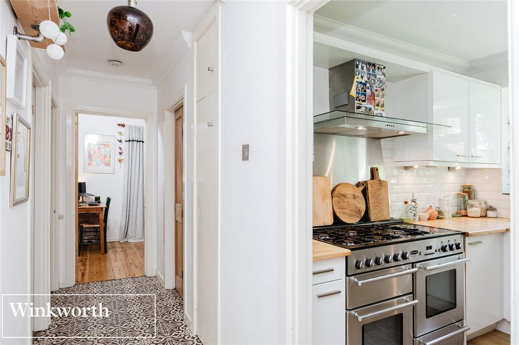 Property photo 2 of 13 Picture No. 17