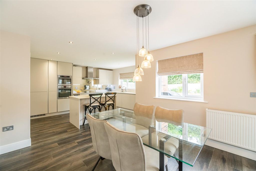 Property photo 2 of 44 Kitchen/Diner/Family Room