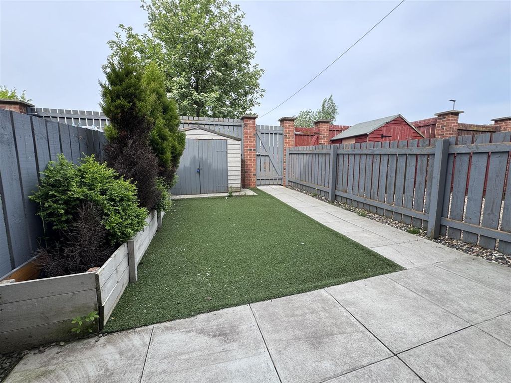 Property photo 2 of 5 Garden.Jpg