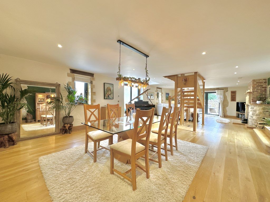 Property photo 1 of 33