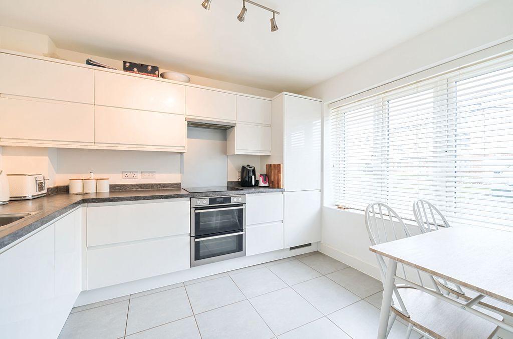 Property photo 2 of 13 Kitchen/Breakfast