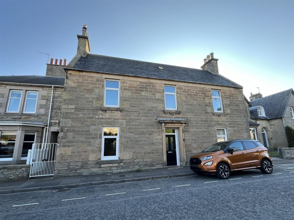 Property photo 1 of 32 9A Queen Street, Elgin
