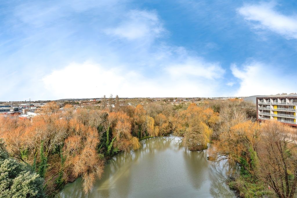 Property photo 3 of 12