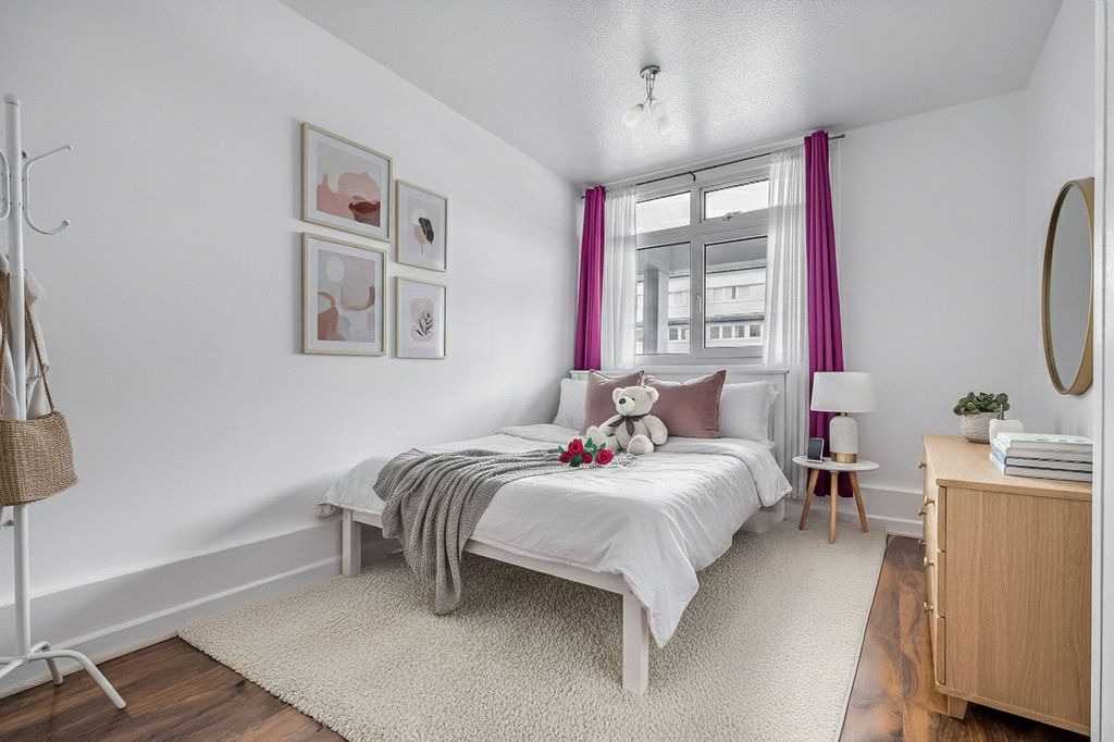 Property photo 3 of 10 Bedroom 1