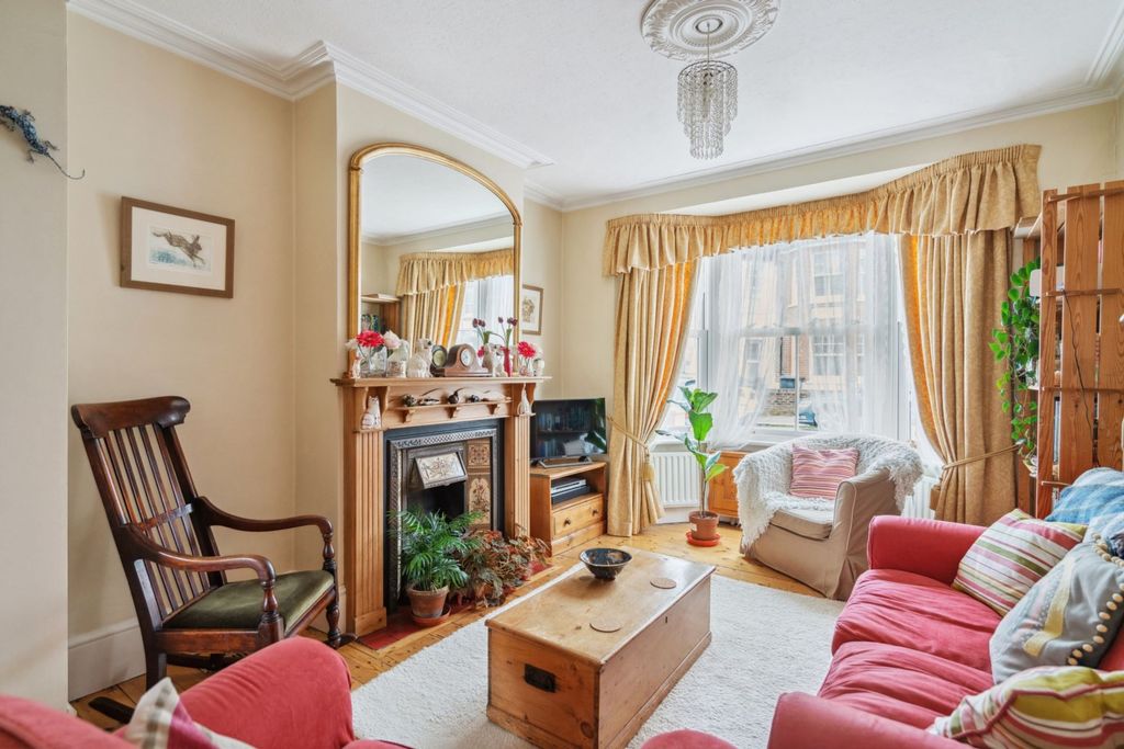Property photo 2 of 17