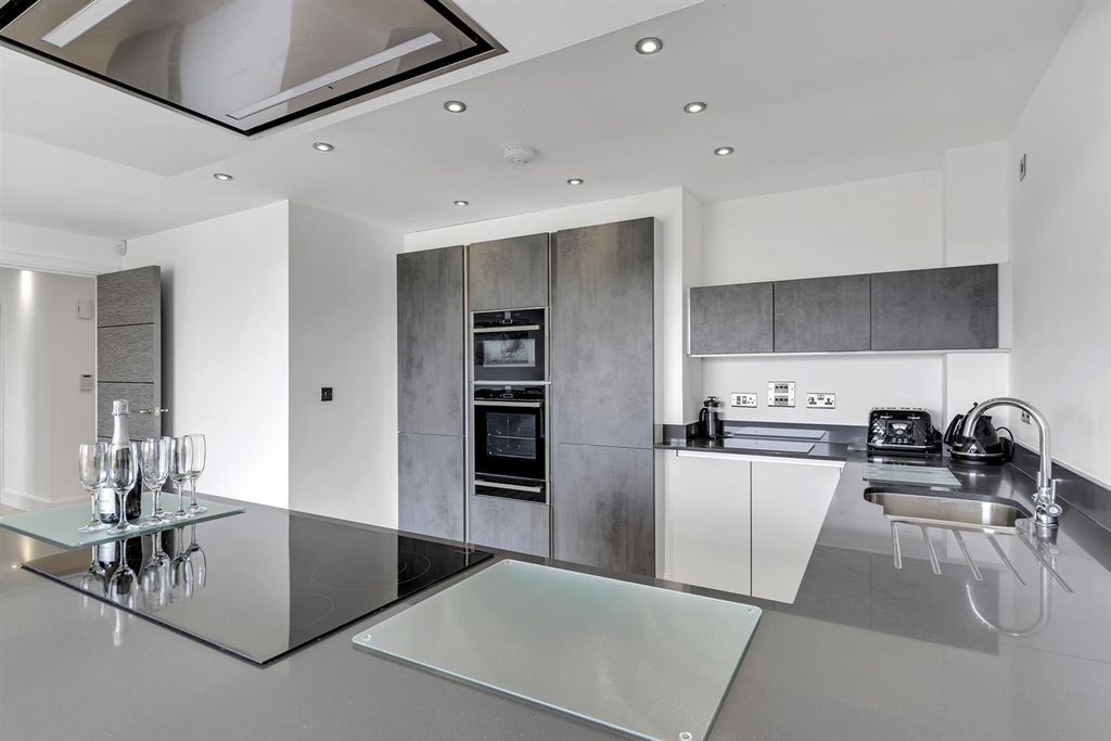 Additional image 22 of 2 bed flat for saleWaterstone House, Tenby SA70