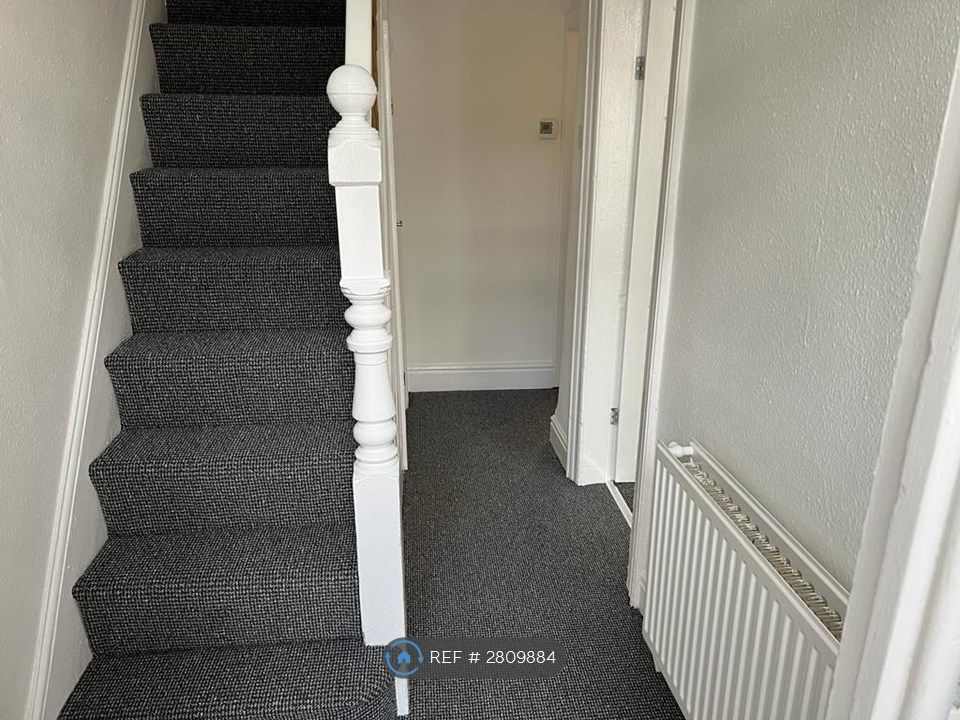 Property photo 2 of 28 Hall, Stairs & Landing