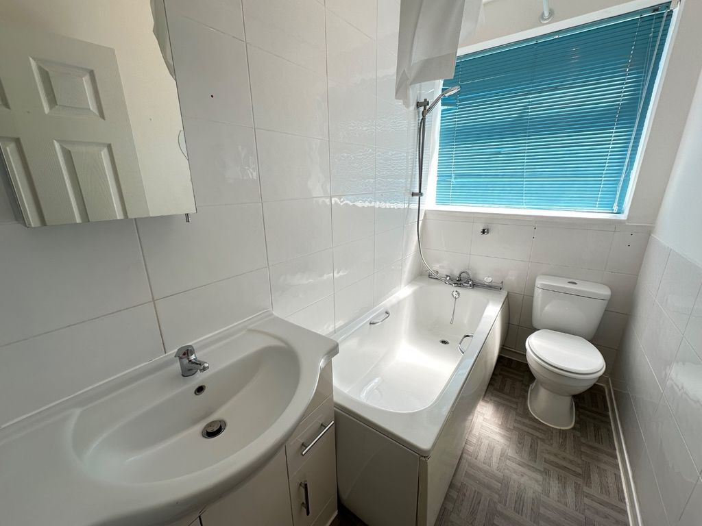 Property photo 3 of 5 4341672