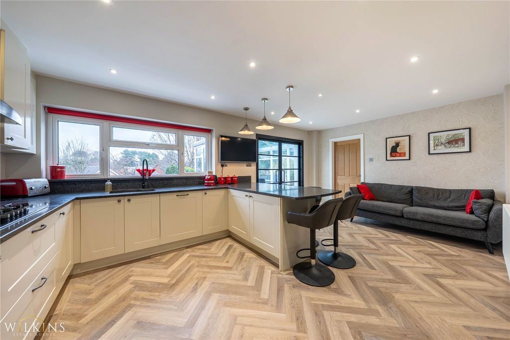 Property photo 2 of 48 Picture No. 70