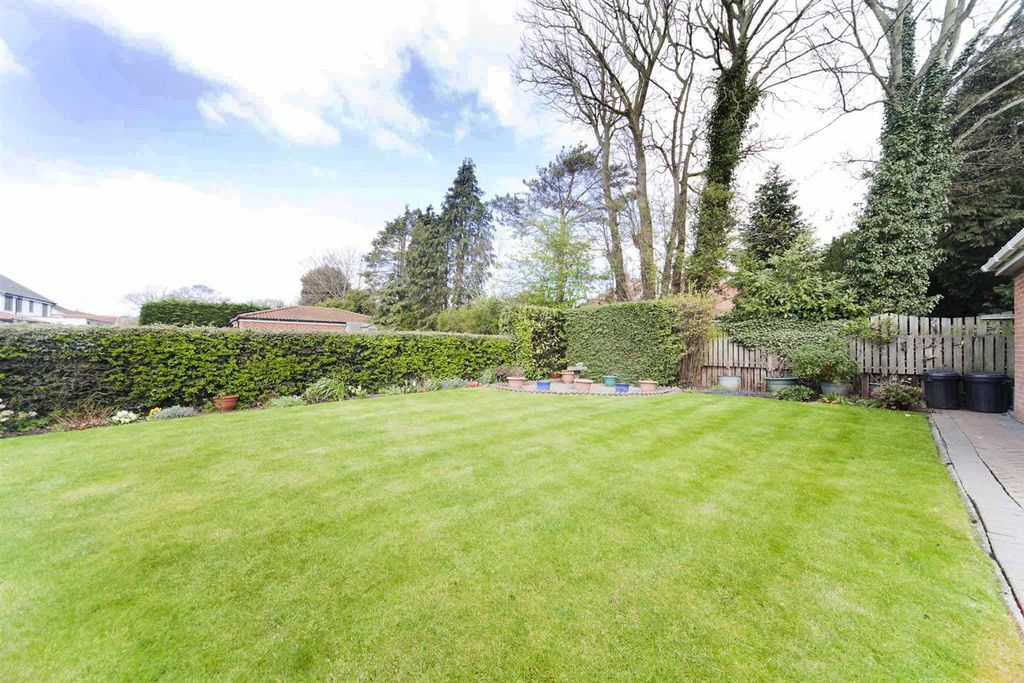 Property photo 2 of 21