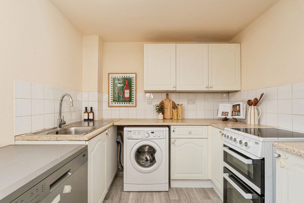 Property photo 3 of 8 Pbox-Img.Jpg