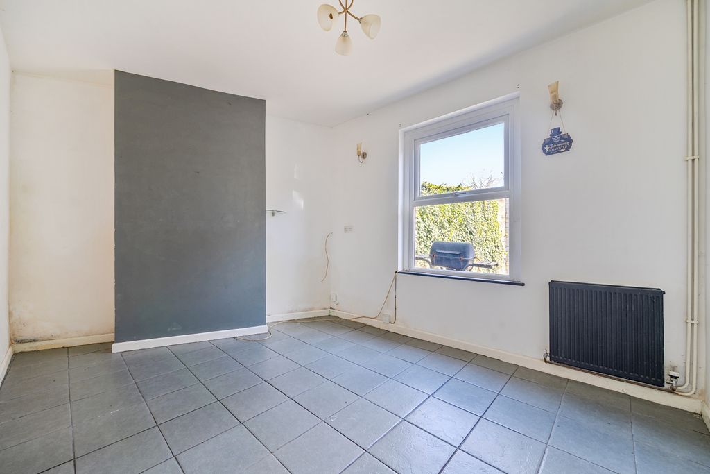 Property photo 3 of 18 1440219-16-69d508c5c4c40-Arw-1