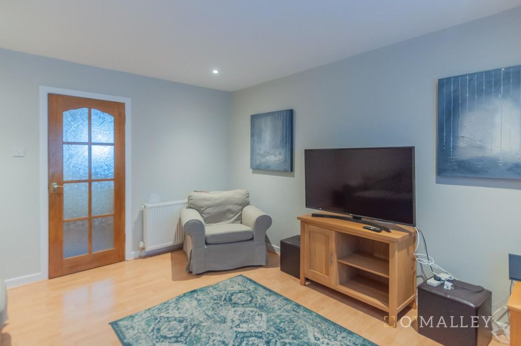 Property photo 2 of 10 Lounge