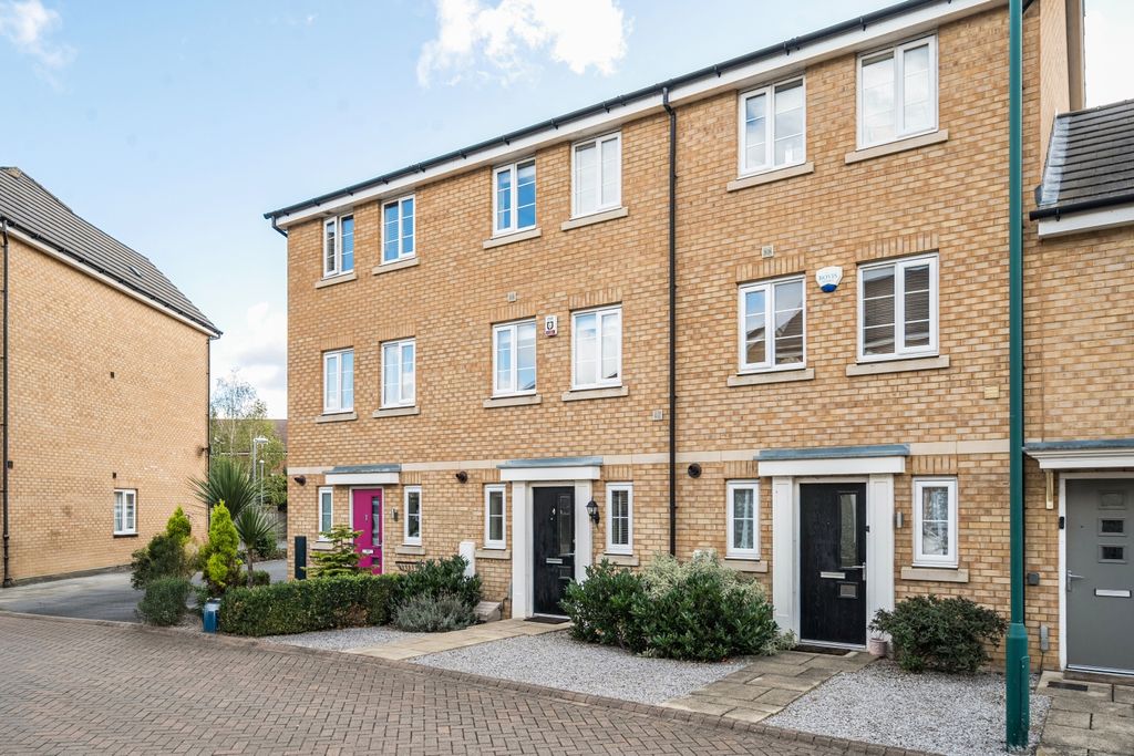 Property photo 1 of 14 Lima Way Front