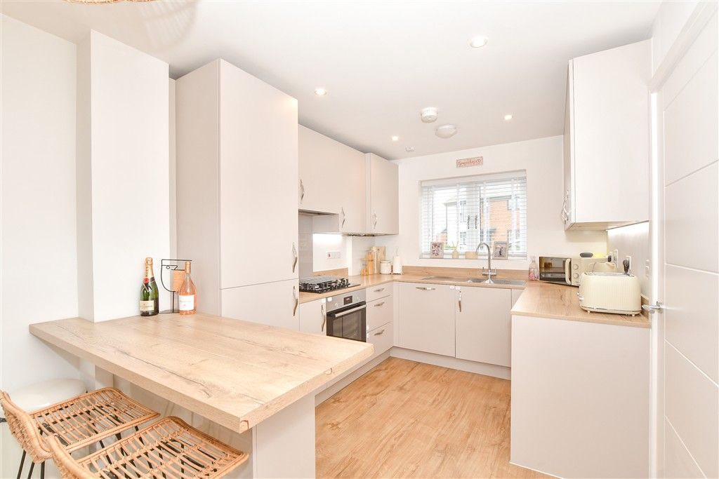 Property photo 3 of 12 Kitchen Area