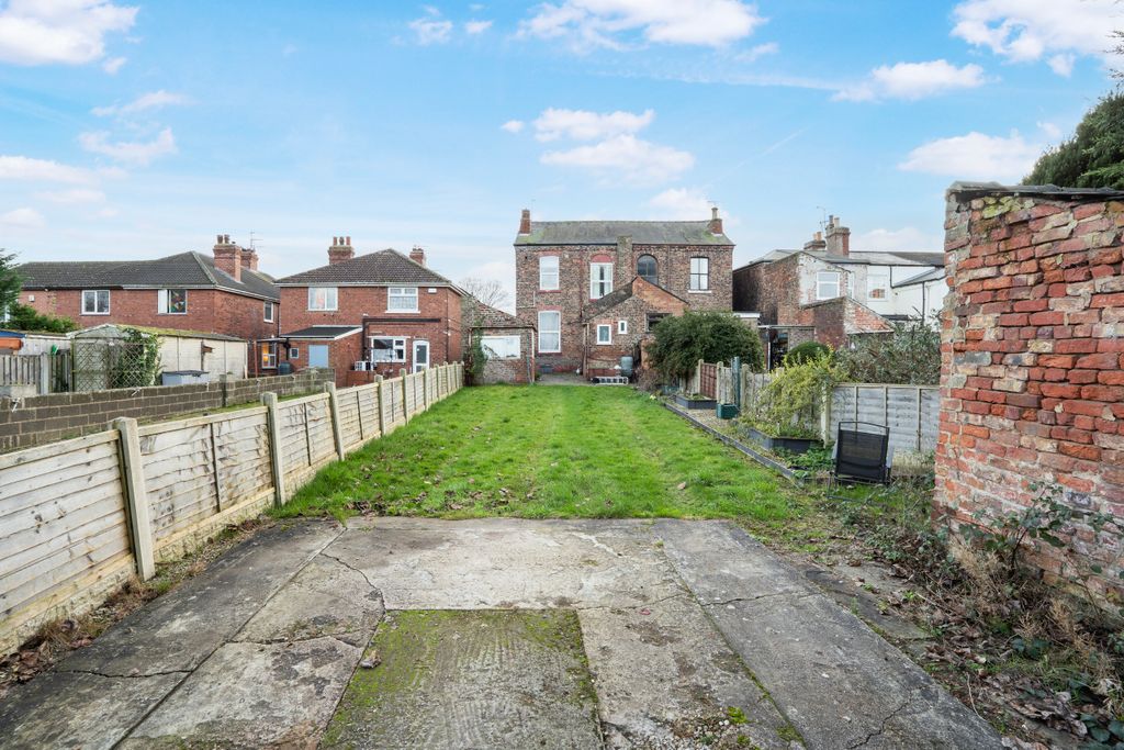 Property photo 3 of 8 Rear Garden 2