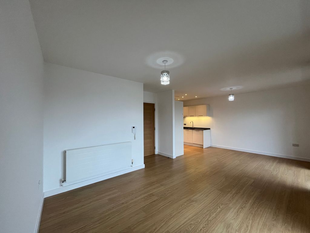 Property photo 3 of 28