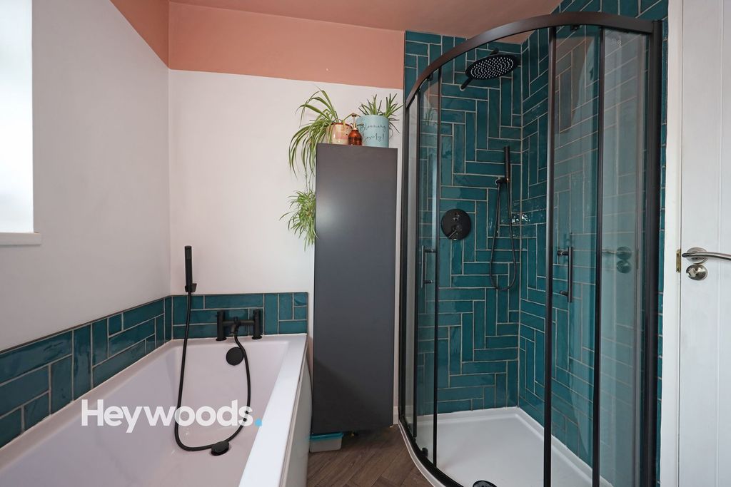 Property photo 3 of 39