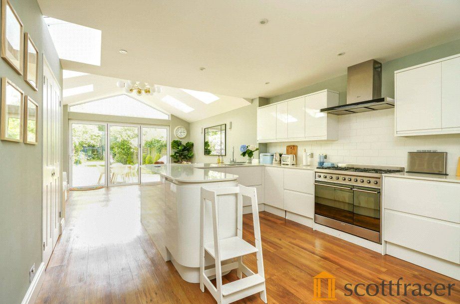 Property photo 2 of 13 Kitchen/Reception Rm