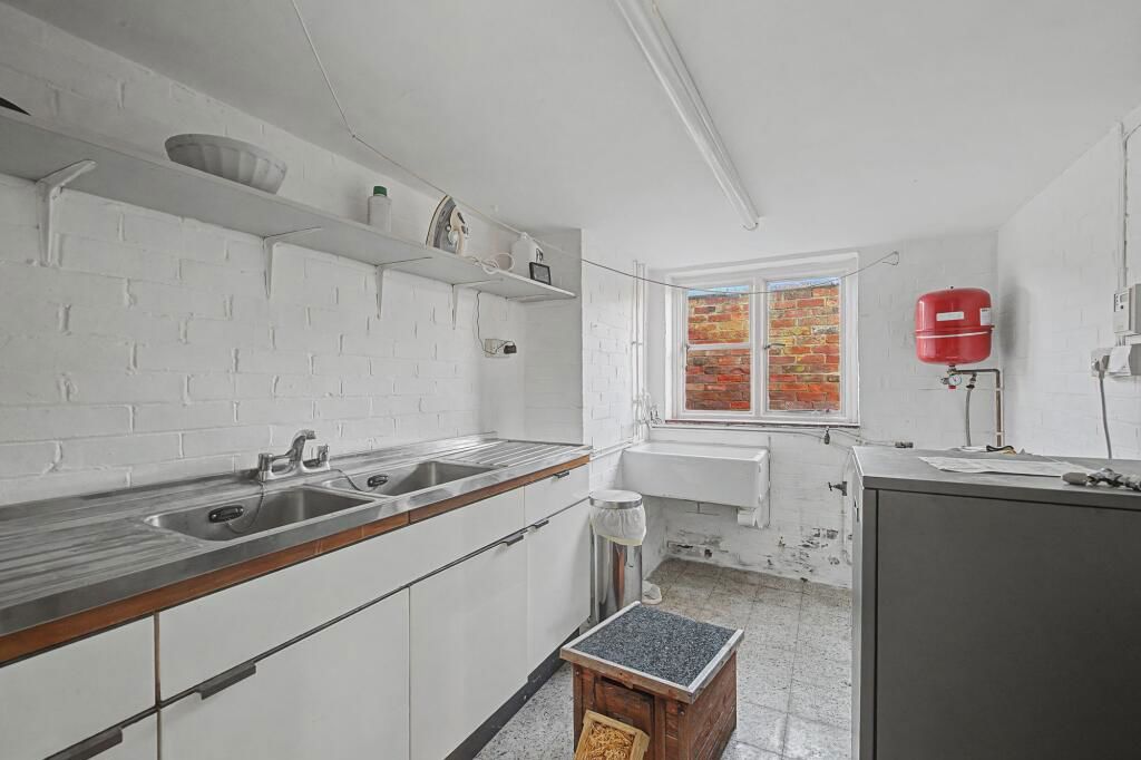 Property photo 3 of 43