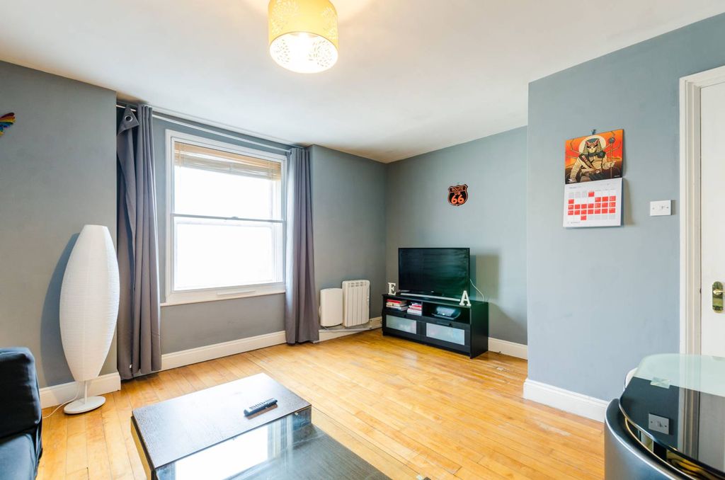 Property photo 1 of 6
