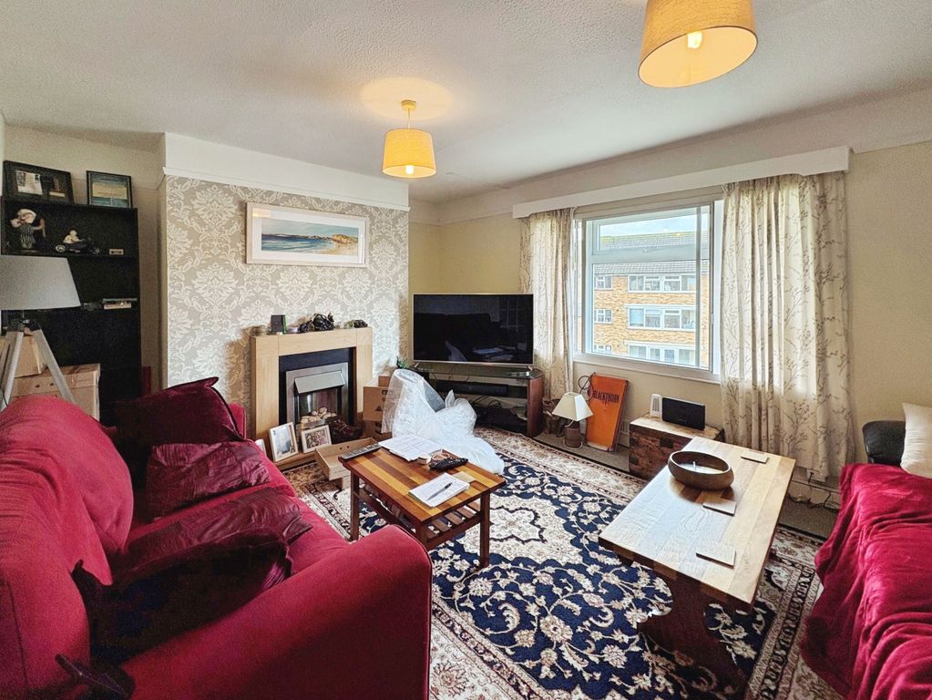 Property photo 3 of 11 Eda27960-4