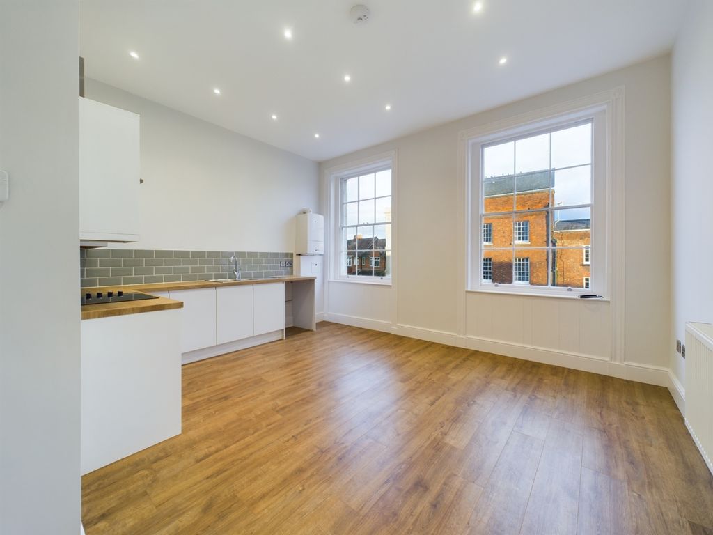 Property photo 3 of 10 Cam01791G0-Pr0084-Still004