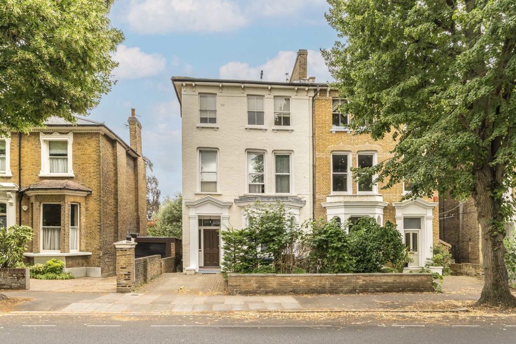 Property photo 1 of 6