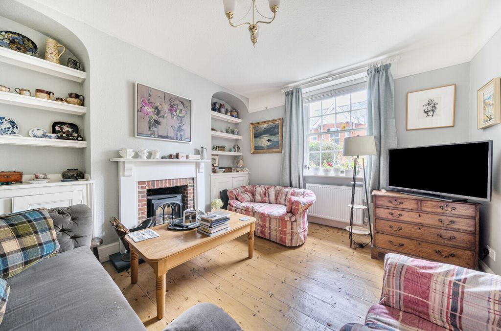 Property photo 3 of 18 Sitting Room