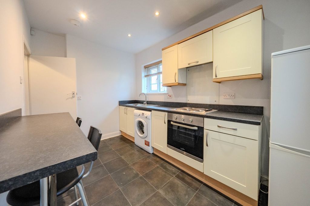 Property photo 3 of 8 Picture No. 14