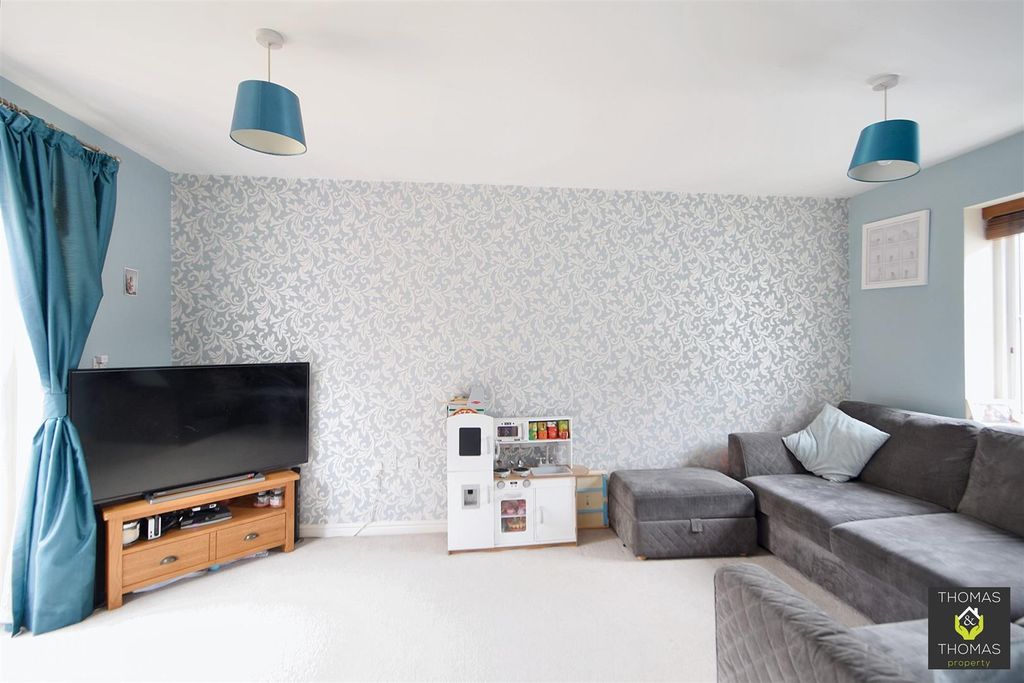 Property photo 3 of 12 Dsc_0004 (1).Jpg